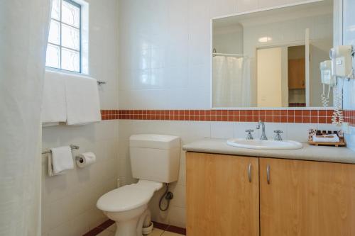 Canning Bridge Auto Lodge - About Your Stay
