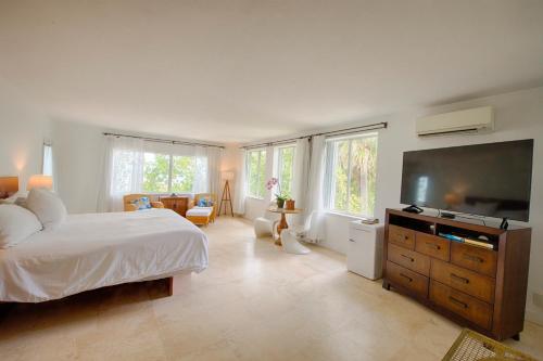 Casa Morada - About Your Stay