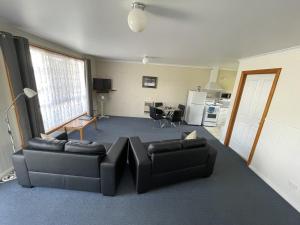 Castaway Holiday Apartments - Key Points
