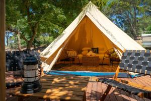 Castlemaine Gardens Luxury Glamping - Ideal Location