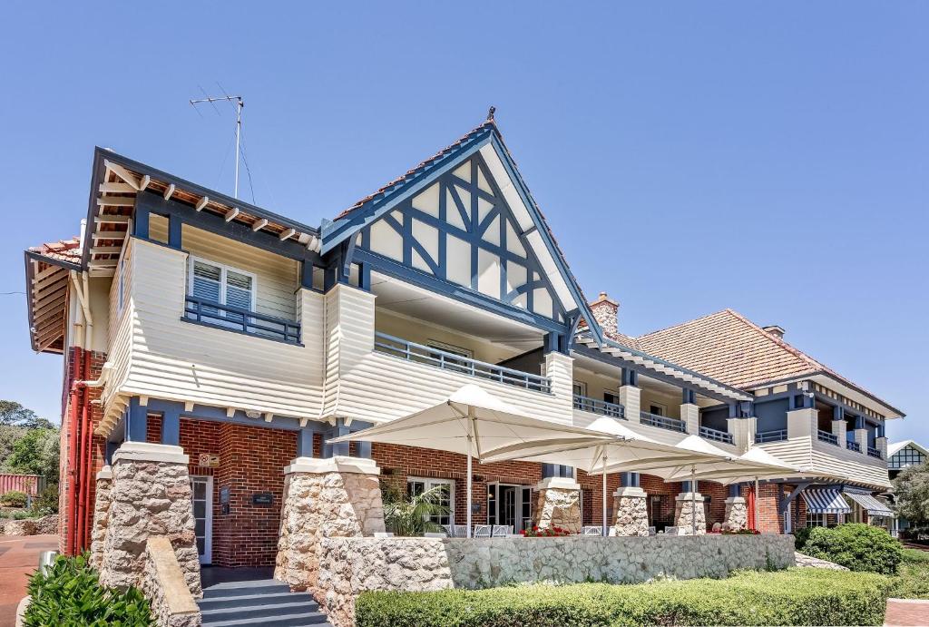Caves House Hotel & Apartments Yallingup - About Your Stay