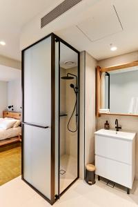 Central Club Hotel - North Melbourne - Key Points