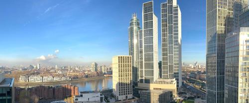 Central London New 2 Bedroom Flat Riverview Balcony - Key Points