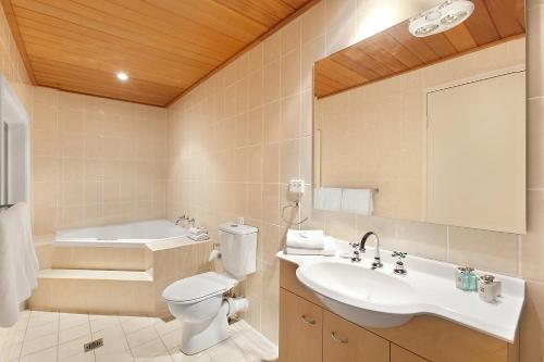 Checkers Resort - About Your Stay