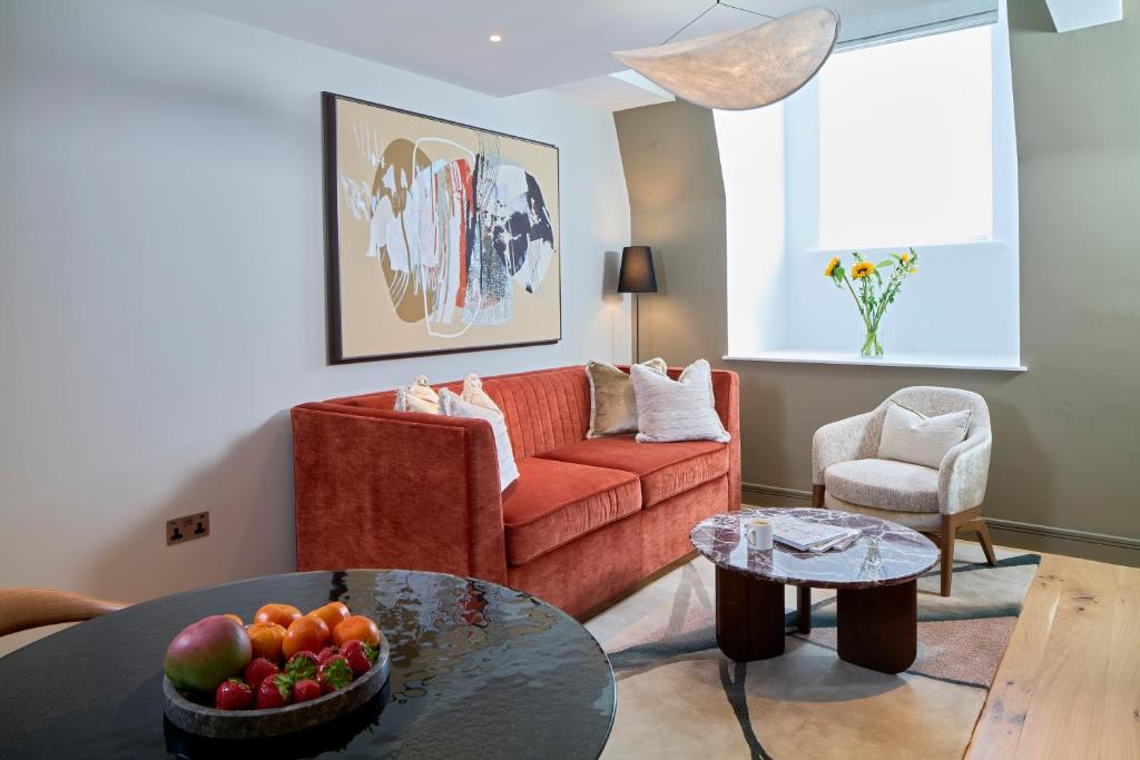 Cheval Phoenix House at Sloane Square - Key Points