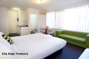 City Edge East Melbourne Apartment Hotel Review