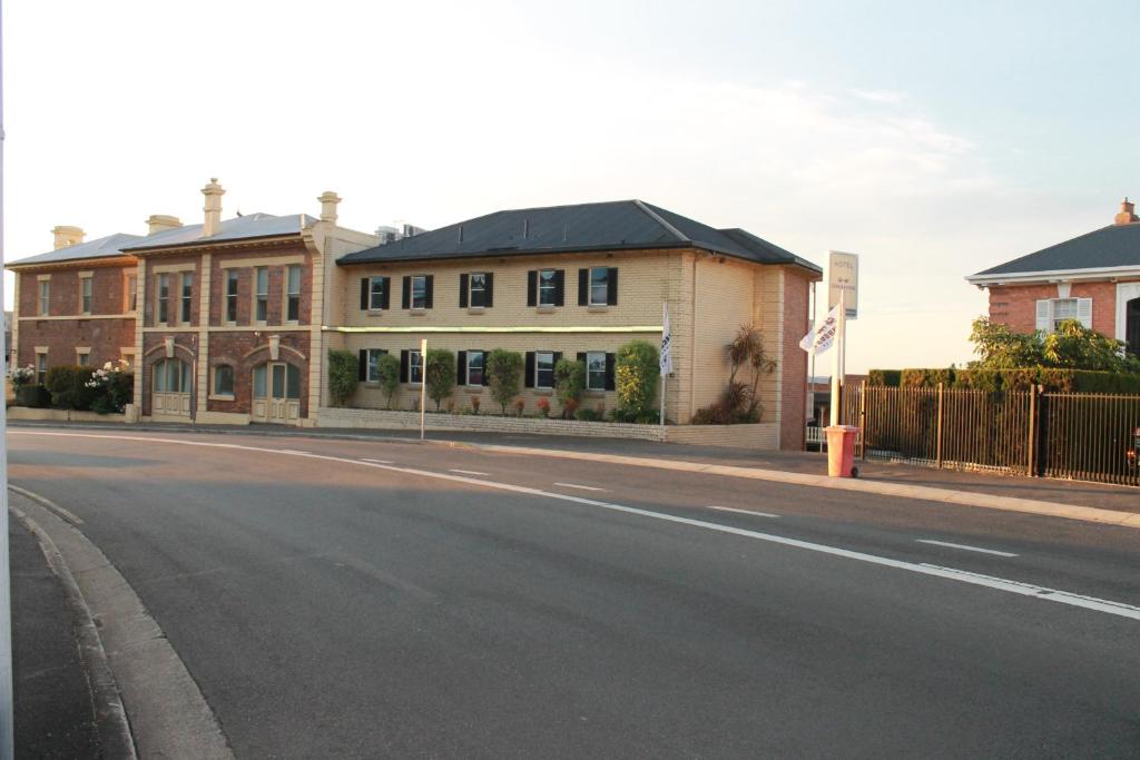Coach House Launceston Review