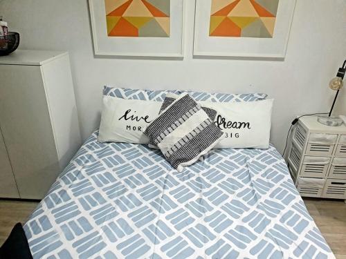 Coastal Oceanview 2bedrm 2bath Pool & Slide! - Key Points