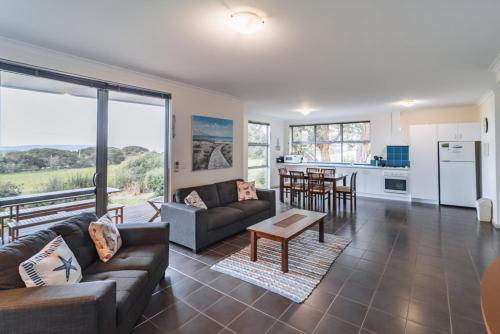 Cosy Corner Sea View Apartments - About Your Stay