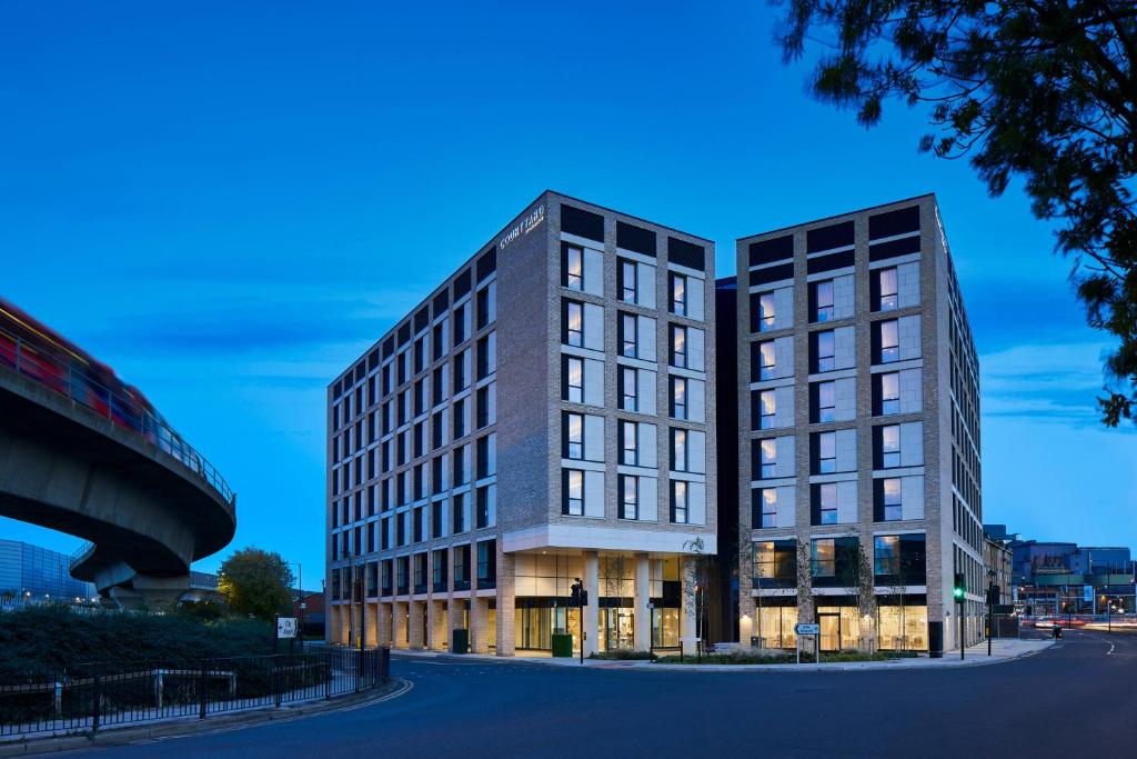 Courtyard by Marriott London City Airport Review