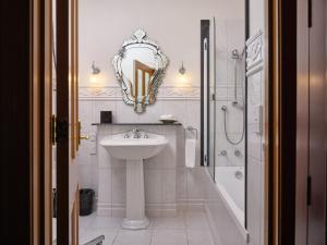 Craigs Royal Hotel - Key Points