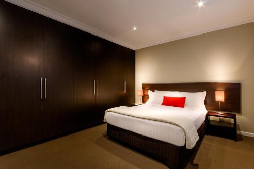 Crest On Barkly Serviced Apartments - Key Points
