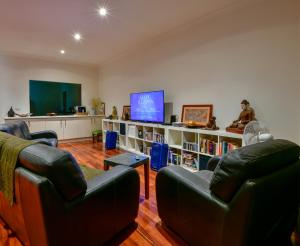 Crossroads Ecomotel - Key Points