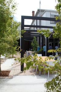 Crossroads Hotel - About Your Stay