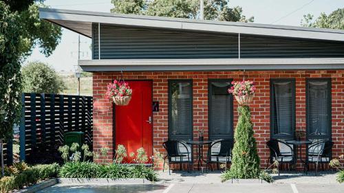 Daylesford Art Motel - Key Points