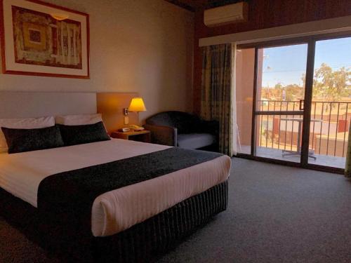 Desert Cave Hotel - Key Points