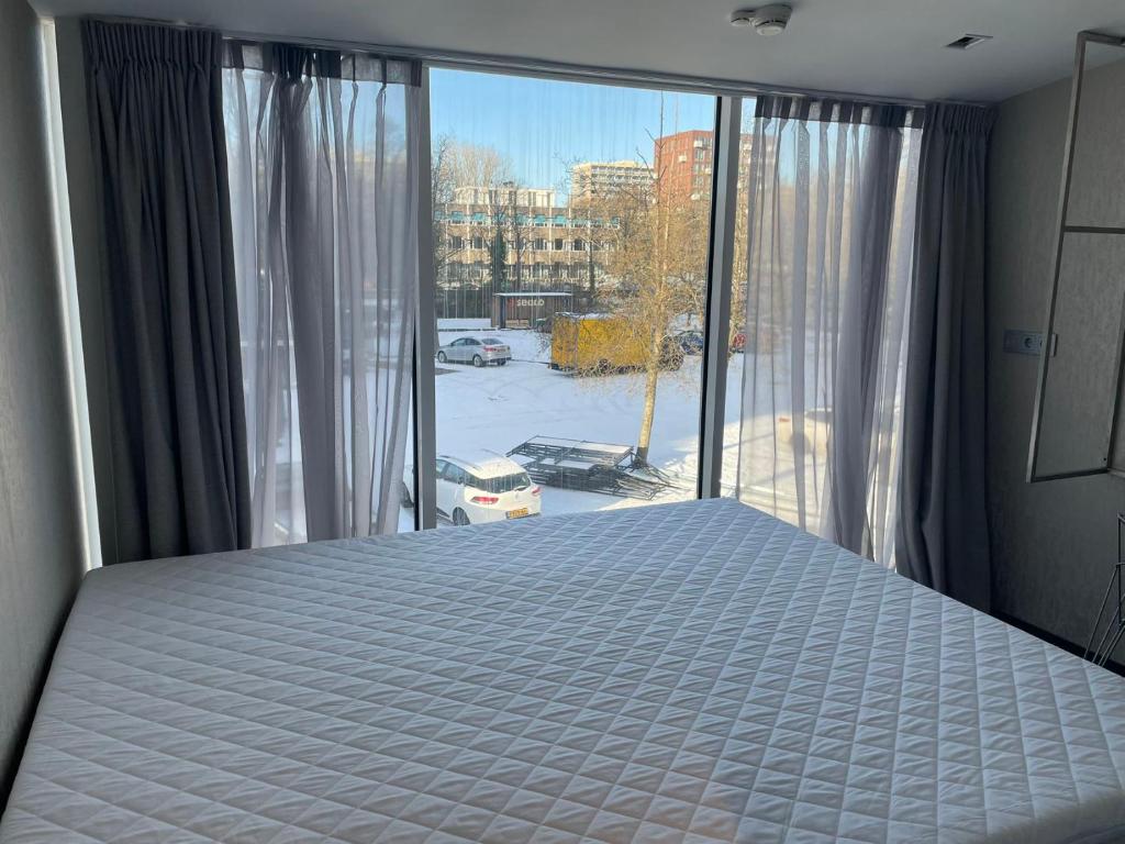 Diamond Capsule Hotel Amsterdam South - About Your Stay