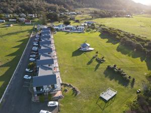 Diamond Island Resort & Bicheno Penguin Show - Key Points