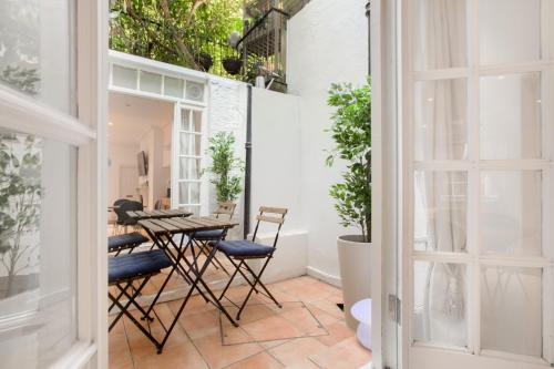 Discounted Flat W Lovely Terrace Near Kings Road - Key Points
