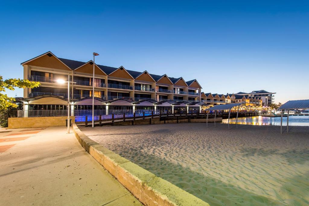 Dolphin Quay Apartments Review