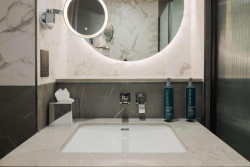DoubleTree by Hilton London Victoria - Key Points