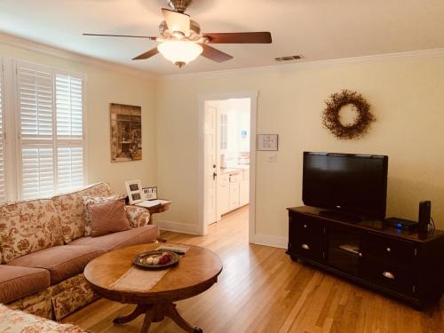 Emigrants Inn - About Your Stay