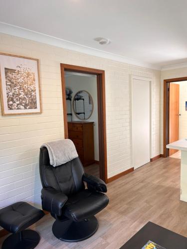 Emu Beach Chalets - About Your Stay