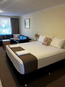 Emu Point Motel - About Your Stay