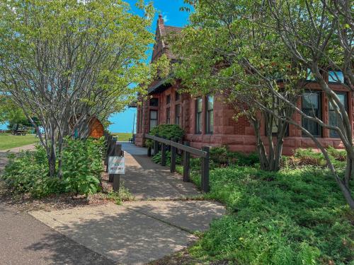 Endion Inn - About Your Stay