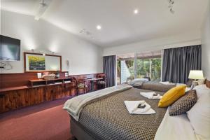 Forest Lodge Resort - About Your Stay