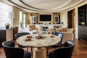 Four Seasons Hotel London at Park Lane - Key Points