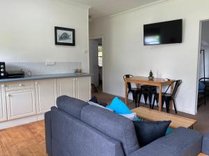 Giants Table and Cottages - Key Points