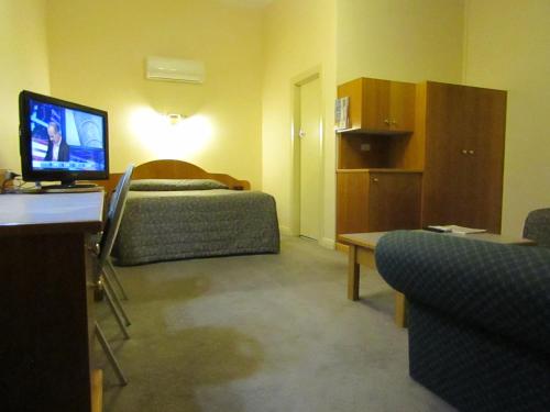 Glenelg Motel - About Your Stay