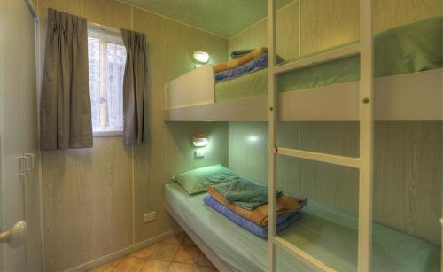 Governors Hill Carapark - About Your Stay