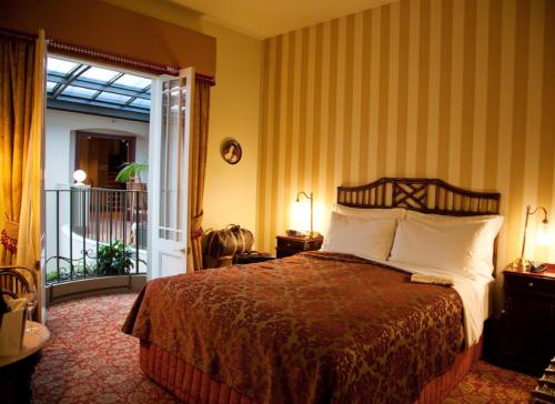 Hadleys Orient Hotel - Key Points