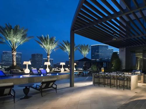 Hanover Post Oak - About Your Stay