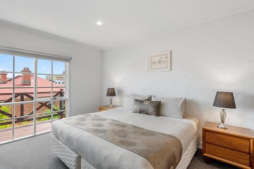 Hideaway on George - Key Points