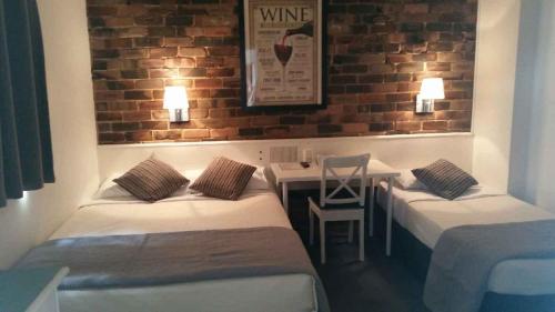 Hornsby Inn - About Your Stay