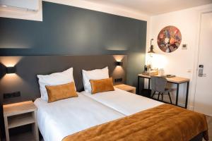 Hotel and the Cafe De Paris - About Your Stay