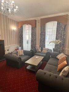 Hotel Cavendish - Key Points