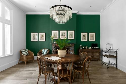 Hotel Challis Potts Point - About Your Stay