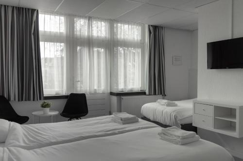 Hotel De La Bourse - About Your Stay