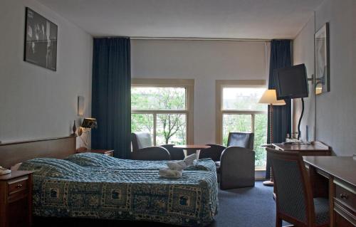 Hotel Prince Hendrik - About Your Stay