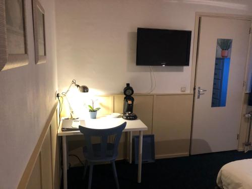 Hotel Verhoeven - About Your Stay