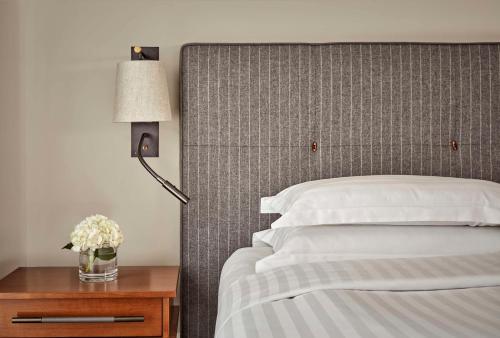 Hyatt Regency London – The Churchill Review