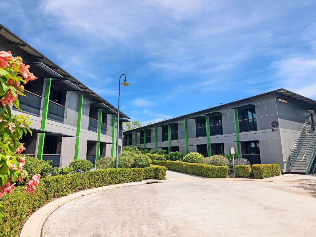 Ibis Darwin Airport Hotel Review