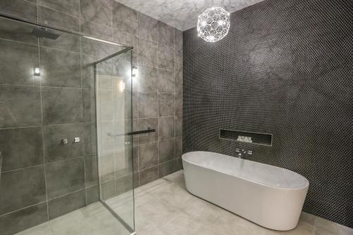 Indulge Apartments - CBD - Key Points