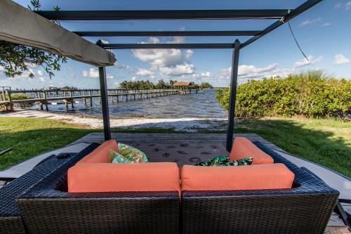 Island View Cottages Sebastian - About Your Stay