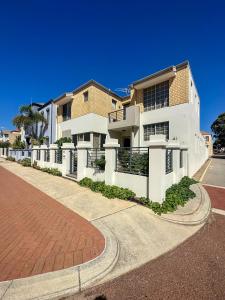 Joondalup Guest House - About Your Stay