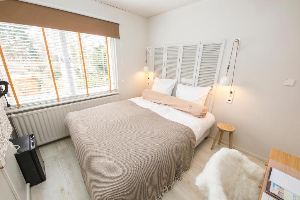 Julia's House - About Your Stay